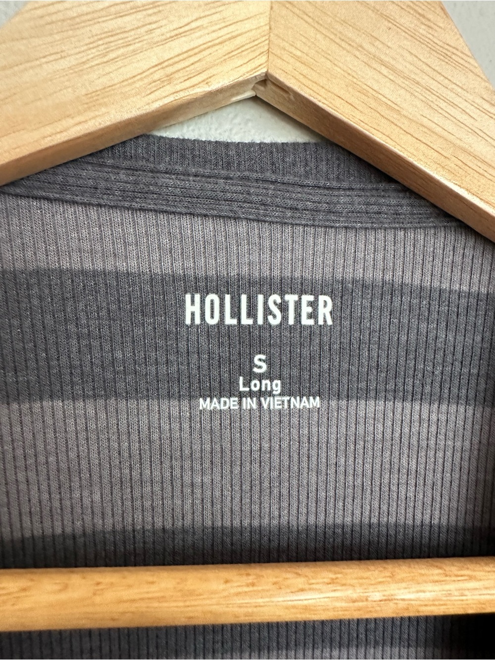 Hollister Women's Striped Long-Sleeve Crewneck Top - Gray - Picture 2 of 4